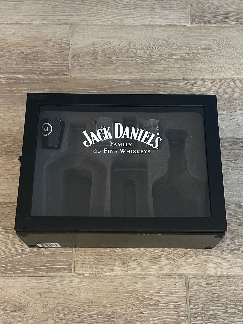 VTG Jack Daniel’s “Family Of Fine Whiskeys” 3 Bottle Display w/ 3 Small Glasses